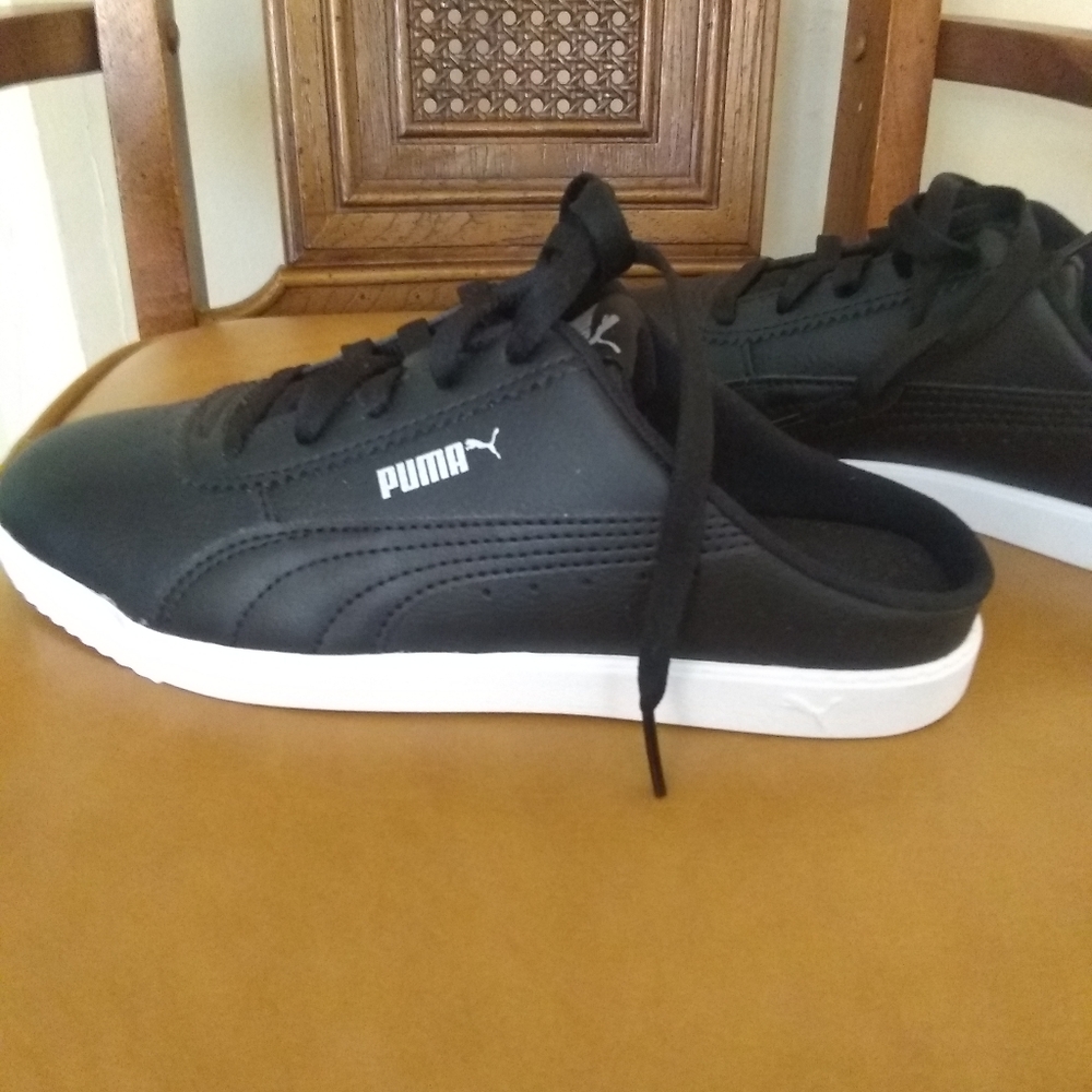 Puma sneaker slides